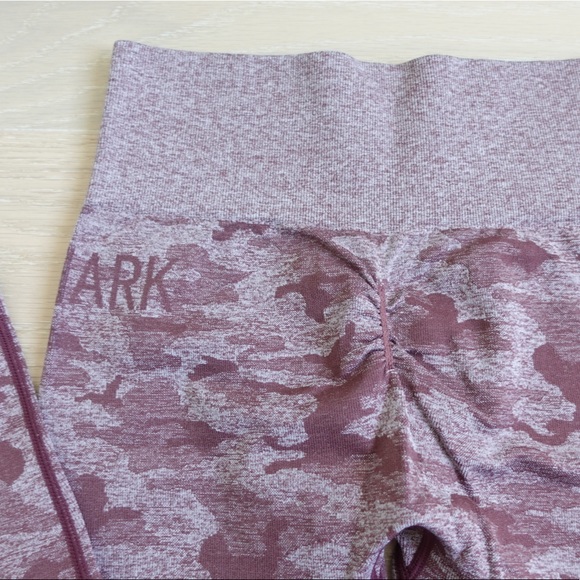 Gymshark Camo Seamless Legging in Small - Picture 5 of 13